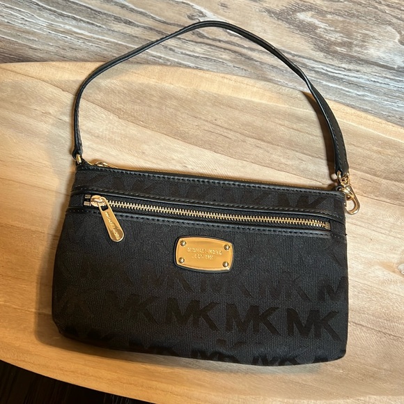 Michael Kors Handbags - Michael Kors small bag
